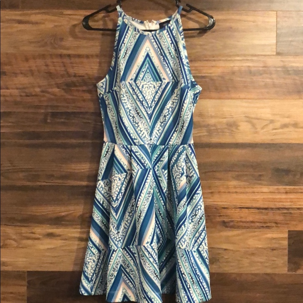 Super cute blue pattern dress size:XS